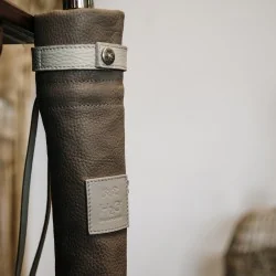 Detail of the top of the Taupe Tangon leather sheath