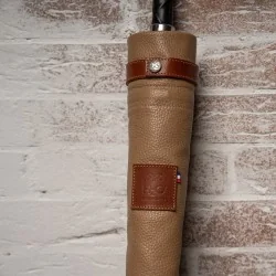 Parapluie canne dans le fourreau en cuir Desierto et Whisky, de face