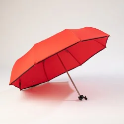 Mini parapluie rouge ouvert de face
