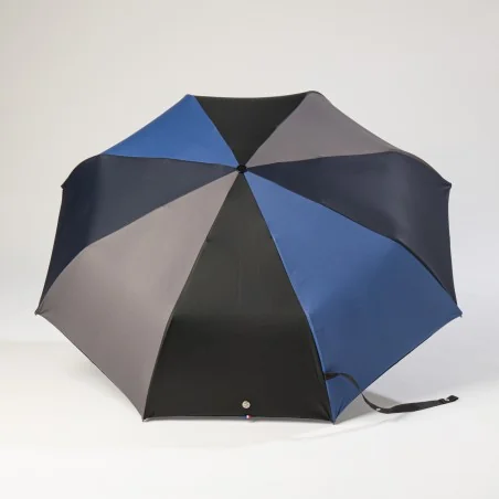 mini parapluie bleu ouvert