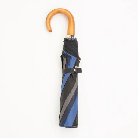 Blauer Klappschirm, geschlossen