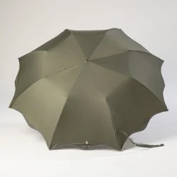 Taschenschirm in Khaki mit Punkten, geöffnet