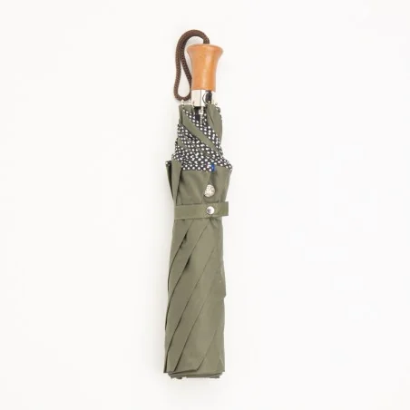 Taschenschirm in Khaki mit Punkten, geschlossen