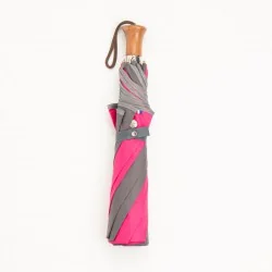 grauer und rosa taschenschirm, geschlossen