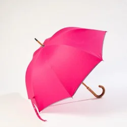 Parapluie de ville rose, ouvert de coté