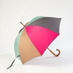 Parapluie de ville multicolore, ouvert de coté