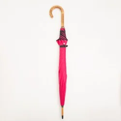 Parapluie canne rose, fermé