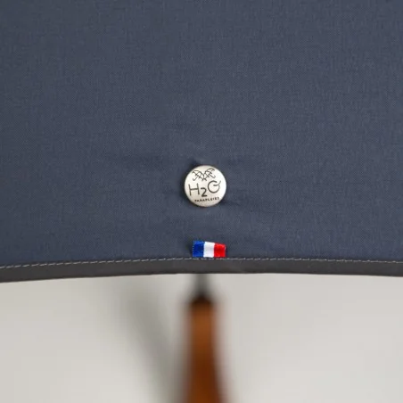 Parapluie anti retournement Bleu Marine, fermé