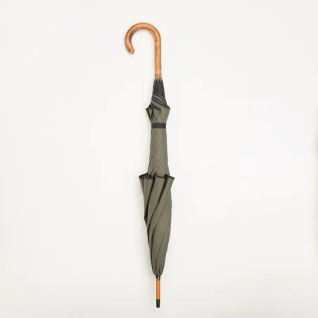 Khaki-farbener, windproof-Stockschirm, geschlossen