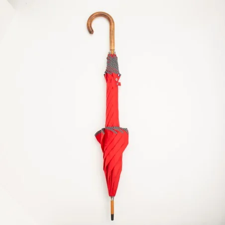 Windproof-Stockschirm Rot mit Pünktchen, geschlossen