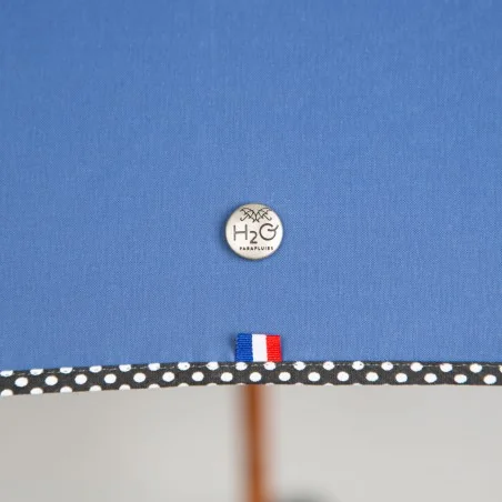 Windproof-Stockschirm in Französischblau mit schwarzem Schrägstreifen und Punkten, Detail