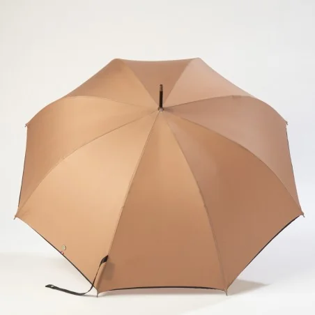 Parapluie automatique marron, ouvert
