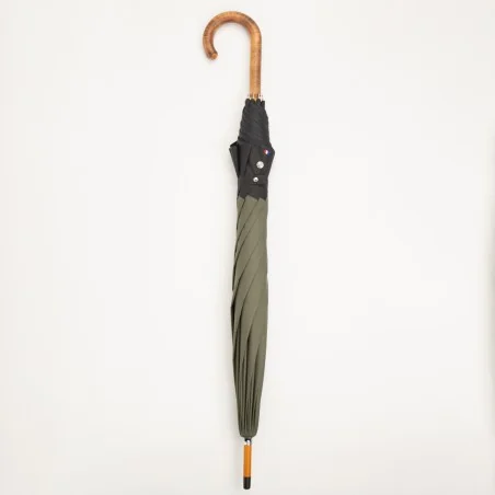 Grand parapluie kaki, fermé