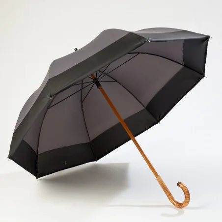 Grand parapluie gris, ouvert de face
