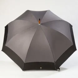 Grand parapluie gris, ouvert
