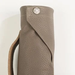 Etui aus Musgo- und Desierto-Leder für geschlossenen Mini-Regenschirm