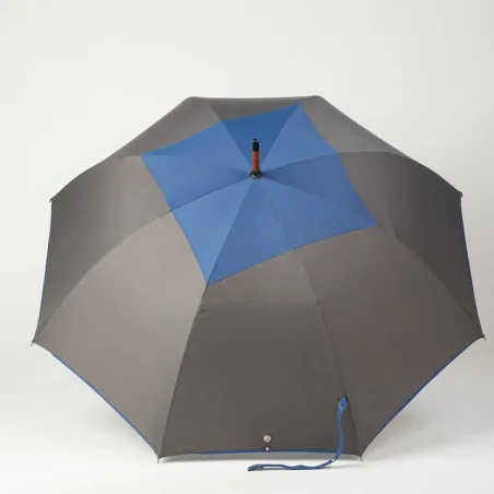 Grauer Stockschirm mit blauem Quadrat, offen