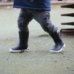 Airport-Stiefel für Kinder – Marineblau/Weiß, getragen