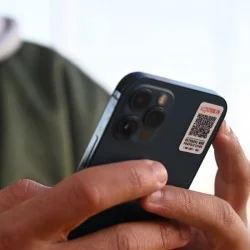 Kit Système Anti-Perte LOOZSTICK sur un téléphone