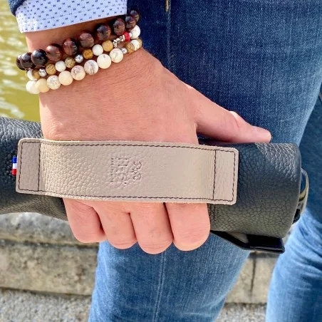 Schwarze und taupefarbene Ledertasche für Mini-Regenschirm, zum Tragen