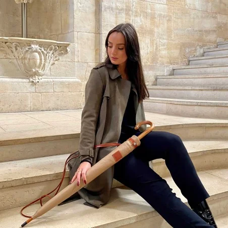 Fourreau en cuir Desierto et Whisky pour parapluie canne, porté